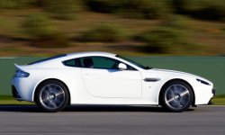 Aston-Martin-V8-Vantage-S-2012-Facelift-Auto-Salon-Genf-2012-20.jpg