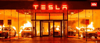 tesla-cardealer.gif tesla-cardealer.gif
