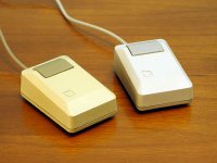Apple_Macintosh_Plus_mouse.jpg