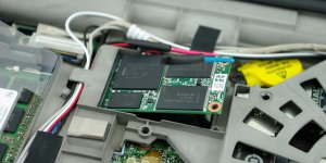 Lenovo-ThinkPad-T520-Upgrade-mSATA.jpg Lenovo-ThinkPad-T520-Upgrade-mSATA.jpg